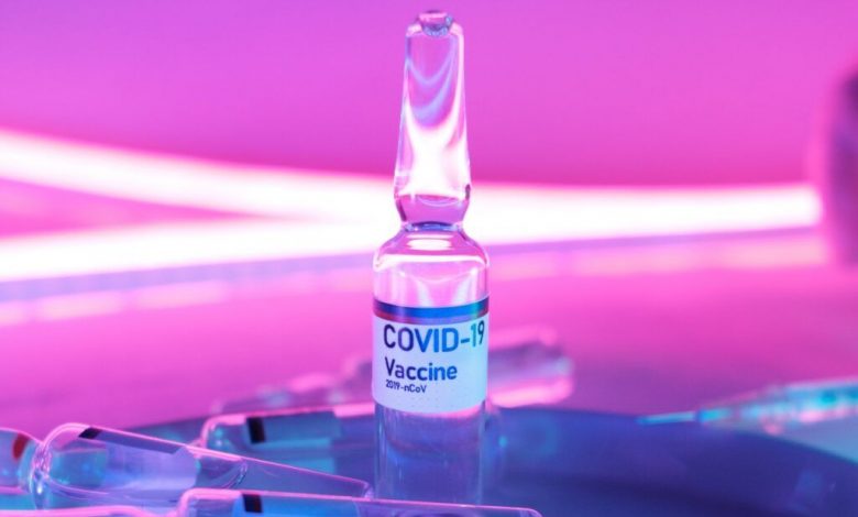 Photo of La parábola de las inyecciones “Covid”: de panacea universal a “vacunas de eficacia negativa”
