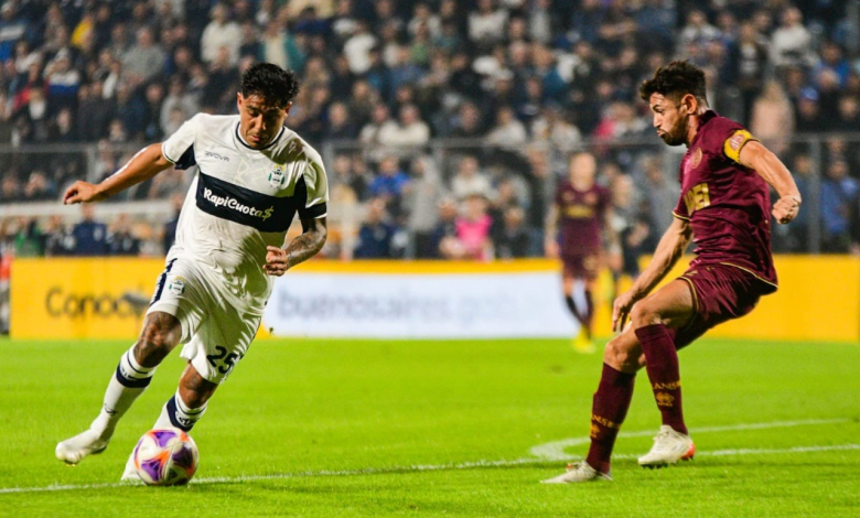 Photo of El Lobo quiere festejar el domingo: Lanús acecha en el Bosque